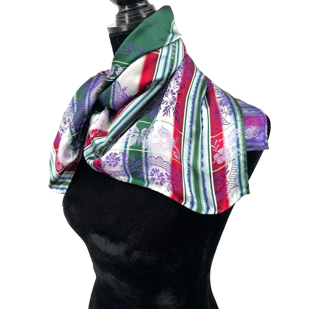Gorsuch LTD Das Echte Bienentuch Womens Plum Mint‎ Lattice Square Silk Scarf
